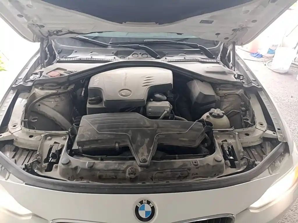 BMW 3 Series 2015 — фото 20