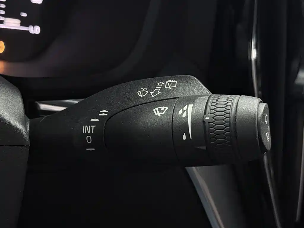 Volvo XC60 2021 — фото 12