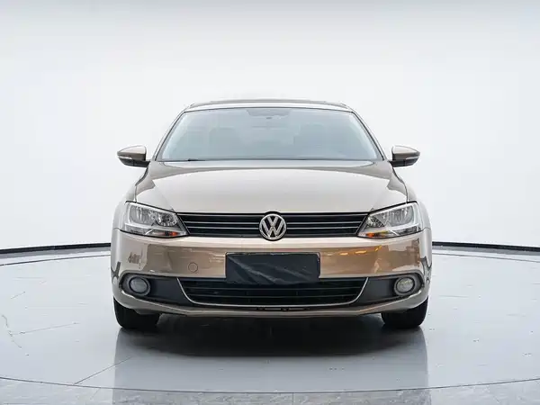 Volkswagen Sagitar 2014
