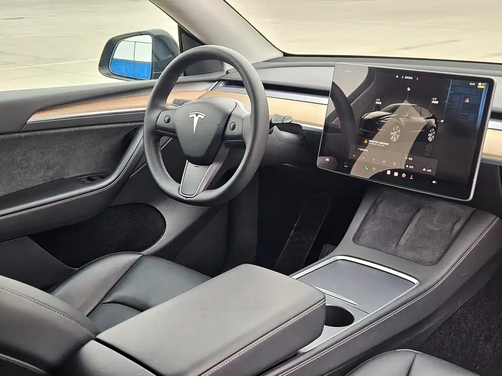 Tesla Model Y 2023 — фото 15