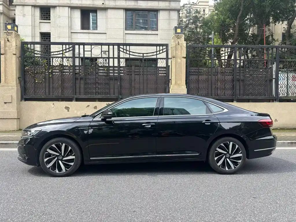 Volkswagen Passat 2023