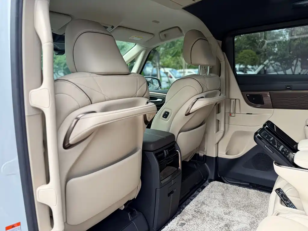 Toyota Alphard 2024 — фото 15