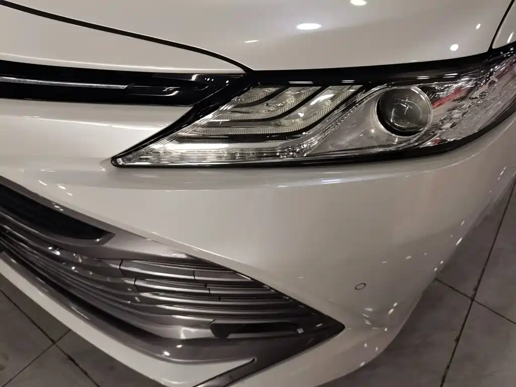 Toyota Camry 2020 — фото 18