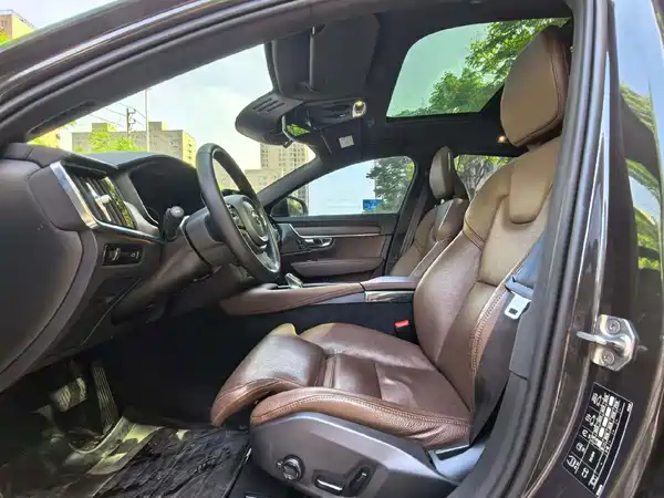 Volvo S90 2021