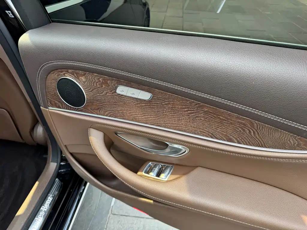Mercedes-Benz E-Class 2020 — фото 19