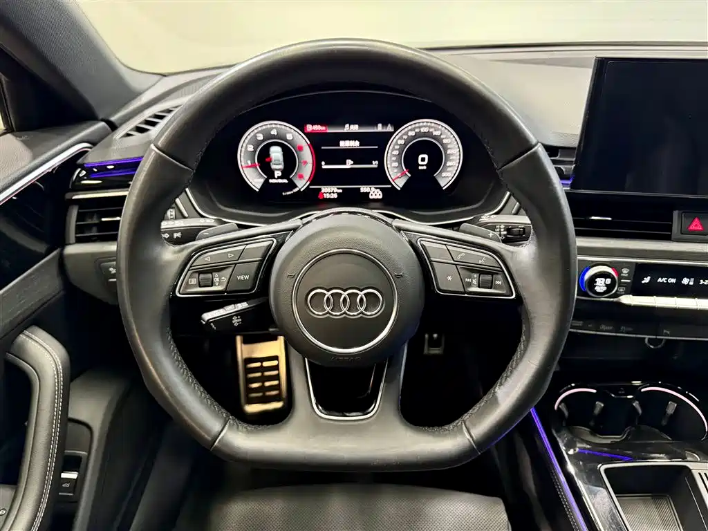 Audi A4L 2024 — фото 15