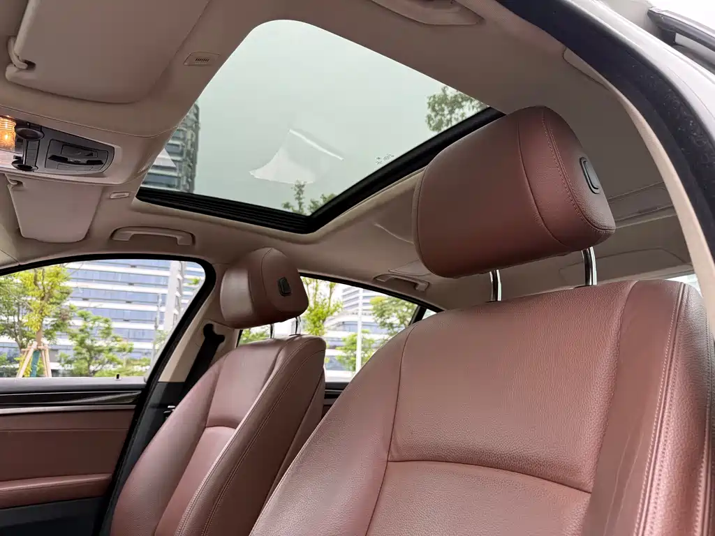BMW 5 Series 2014 — фото 10