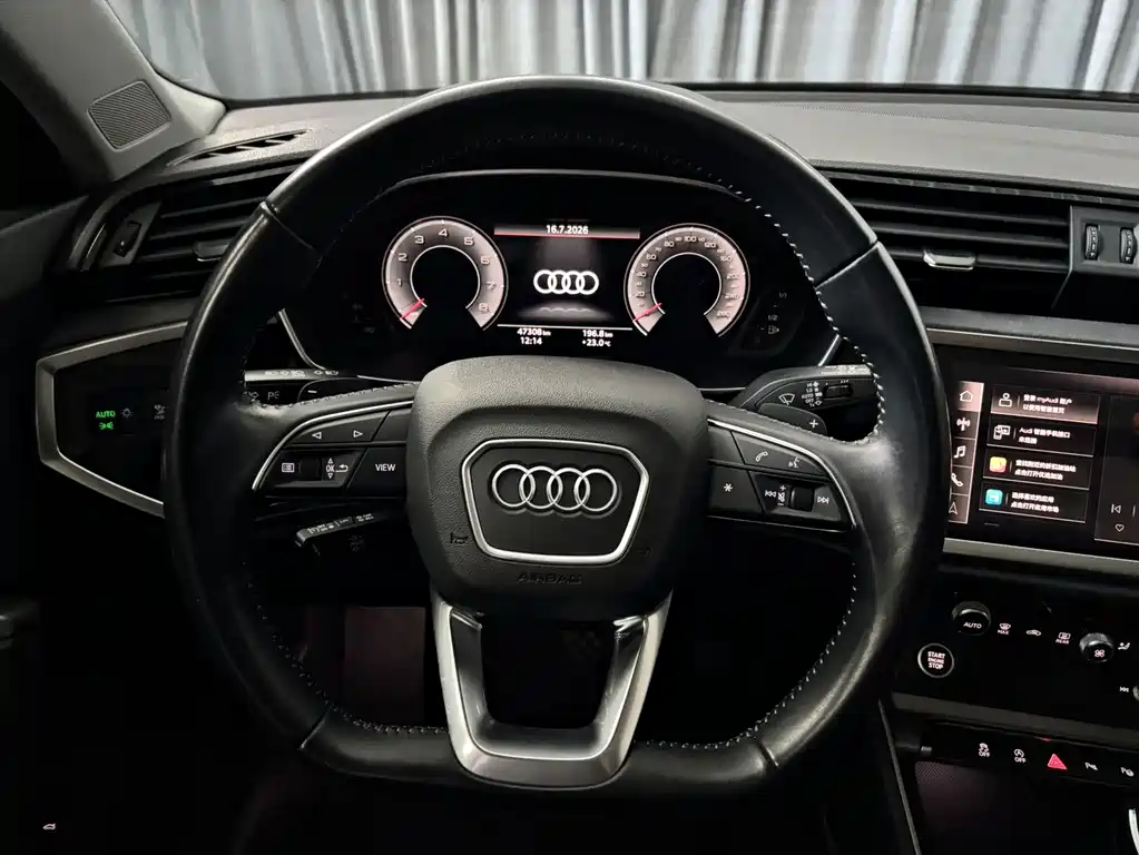 Audi Q3 2022 — фото 12