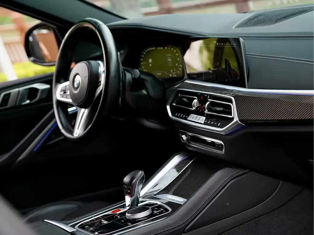 BMW X6 M 2023 — фото 10
