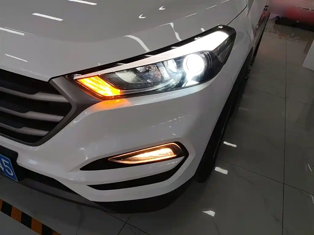 Hyundai Tucson 2016 — фото 24