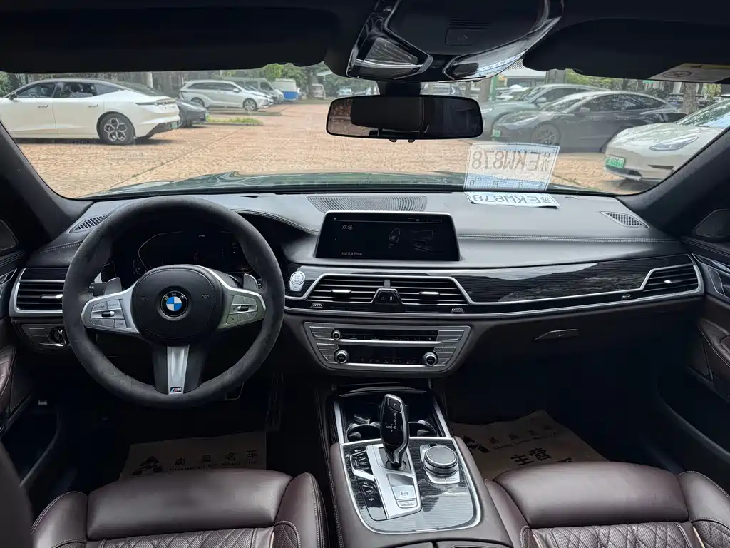 BMW 7 Series 2019 — фото 9