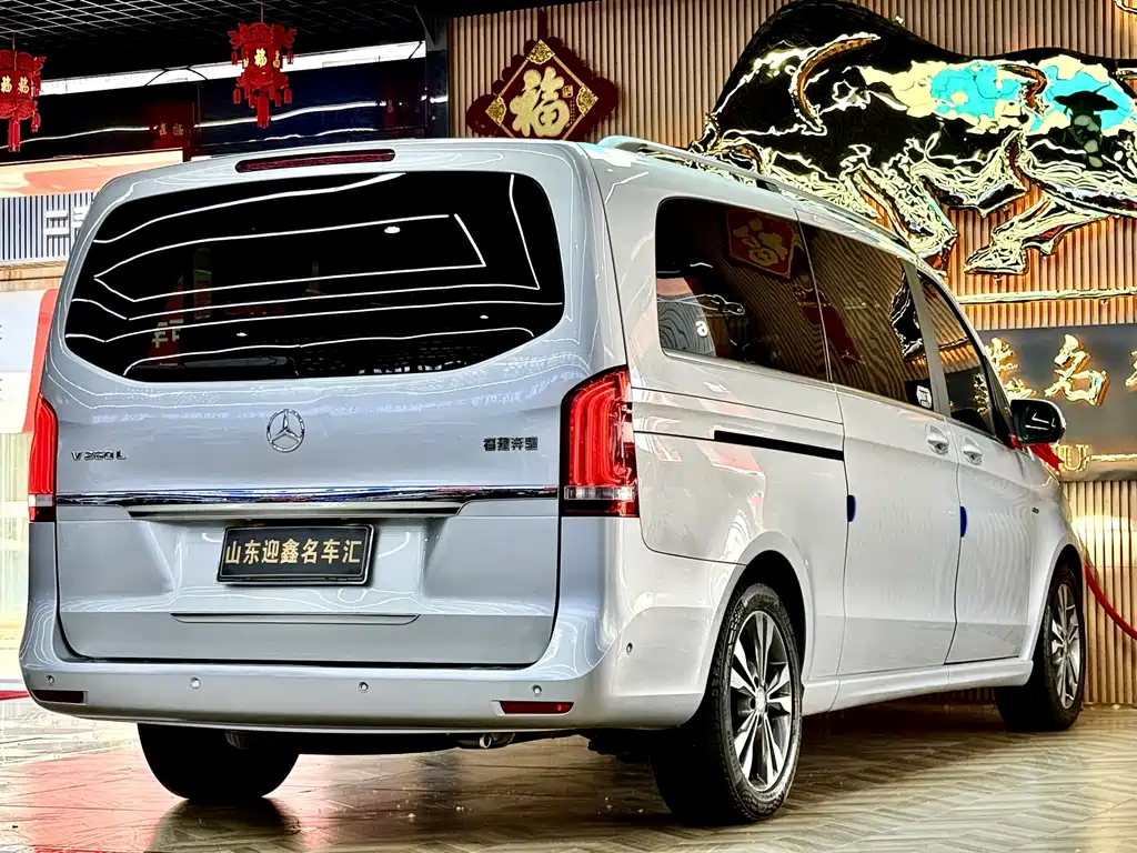 Mercedes-Benz V-Class 2016 — фото 17
