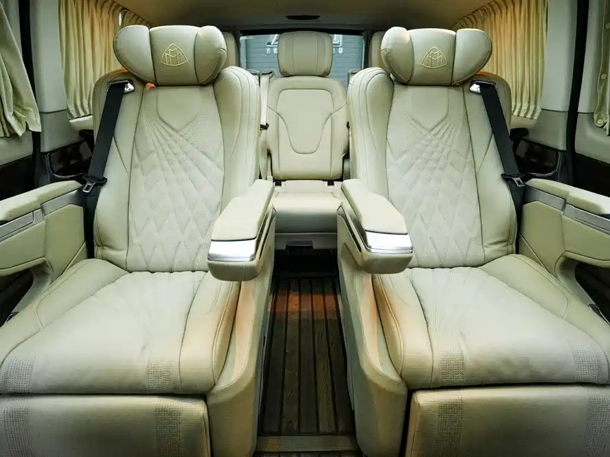 Mercedes-Benz V-Class 2022 — фото 12