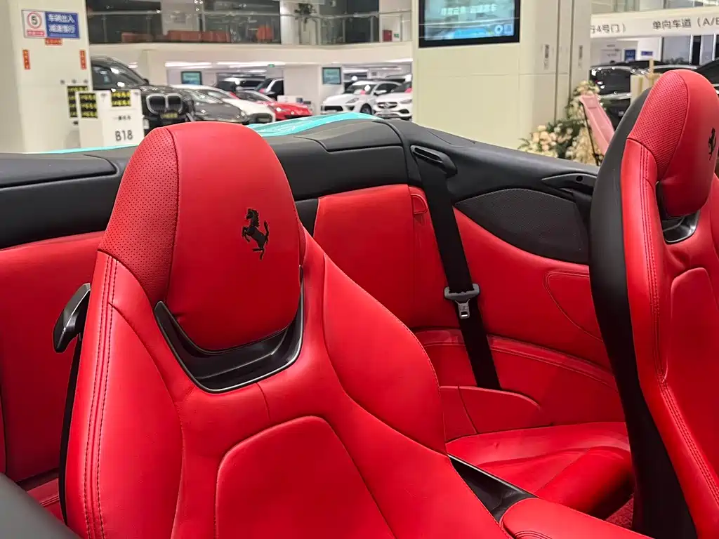 Ferrari Portofino 2019 — фото 12