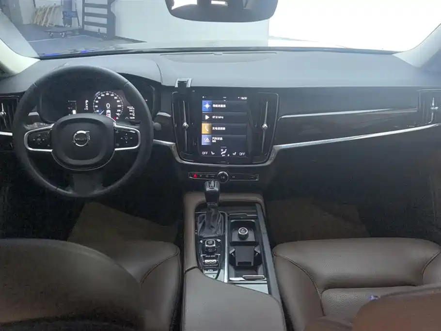 Volvo S90 2017 — фото 12