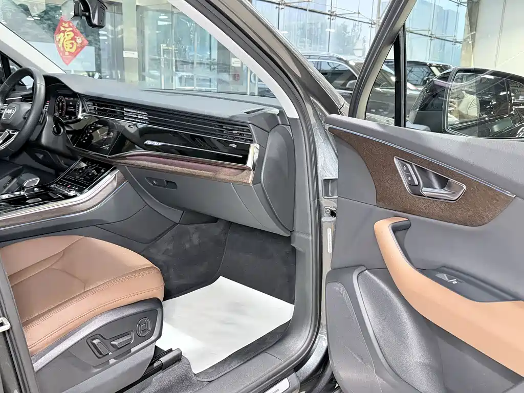 Audi Q7 2021 — фото 14
