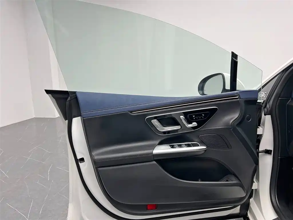 Mercedes-Benz EQE 2025 — фото 13