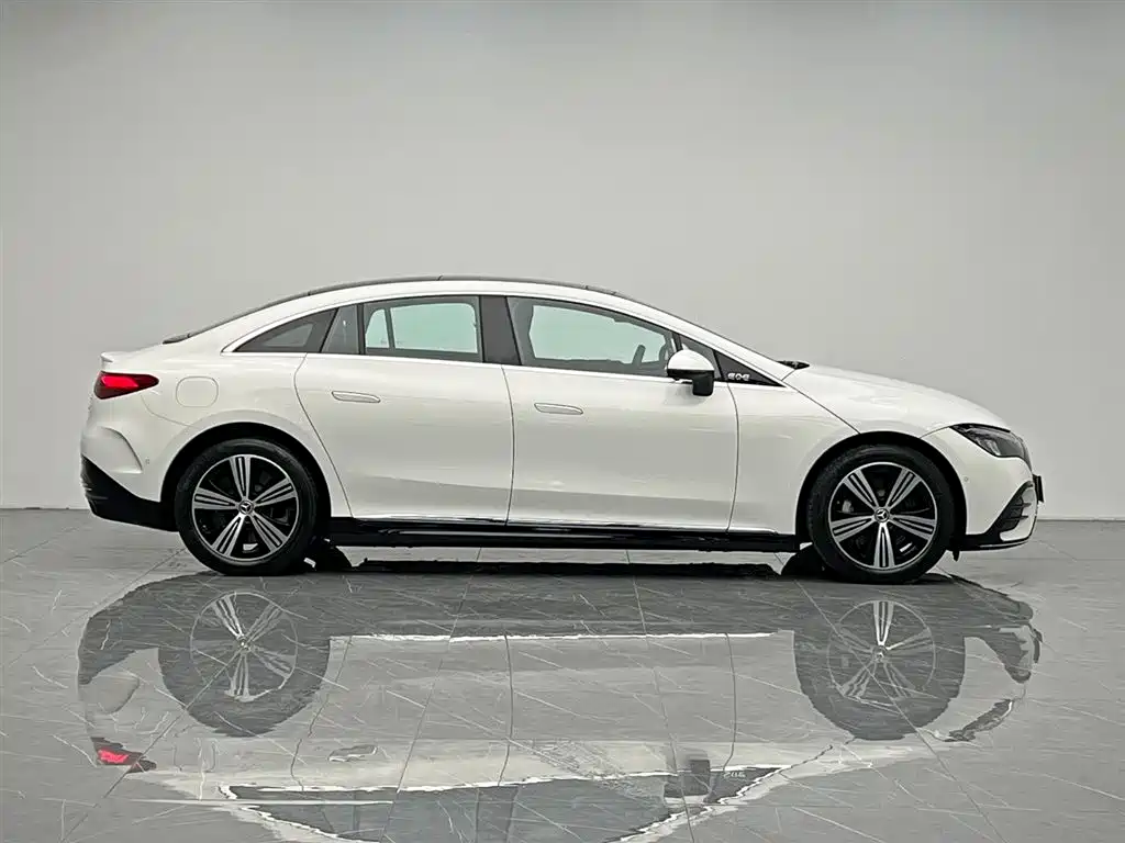 Mercedes-Benz EQE 2025