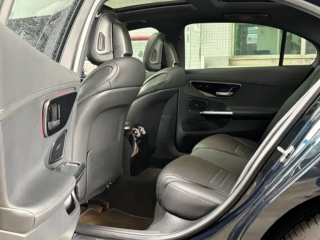 Mercedes-Benz C-Class 2024 — фото 14