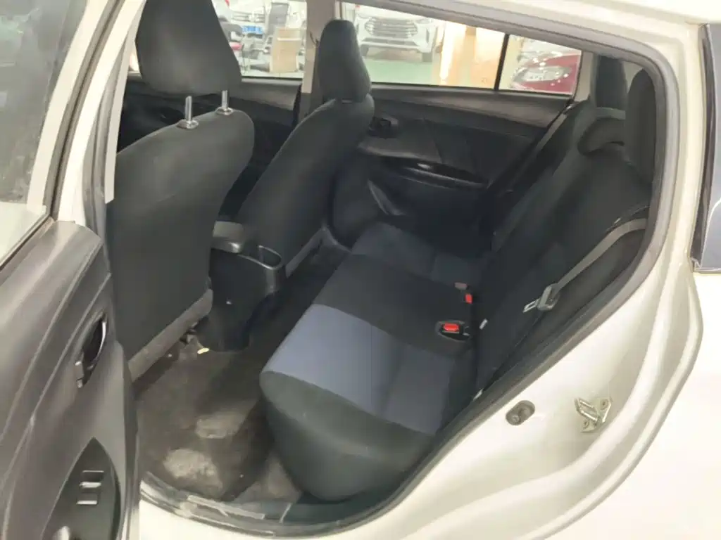 Toyota Yaris L 2019 — фото 17