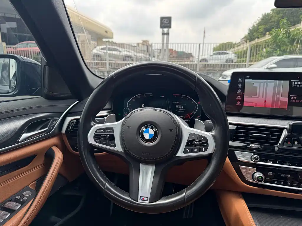 BMW 5 Series 2021 — фото 13