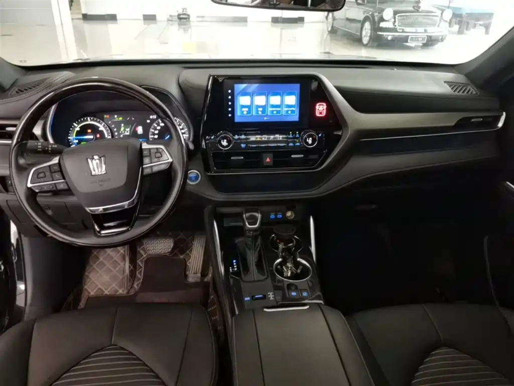 Toyota Crown Kluger 2022 — фото 10