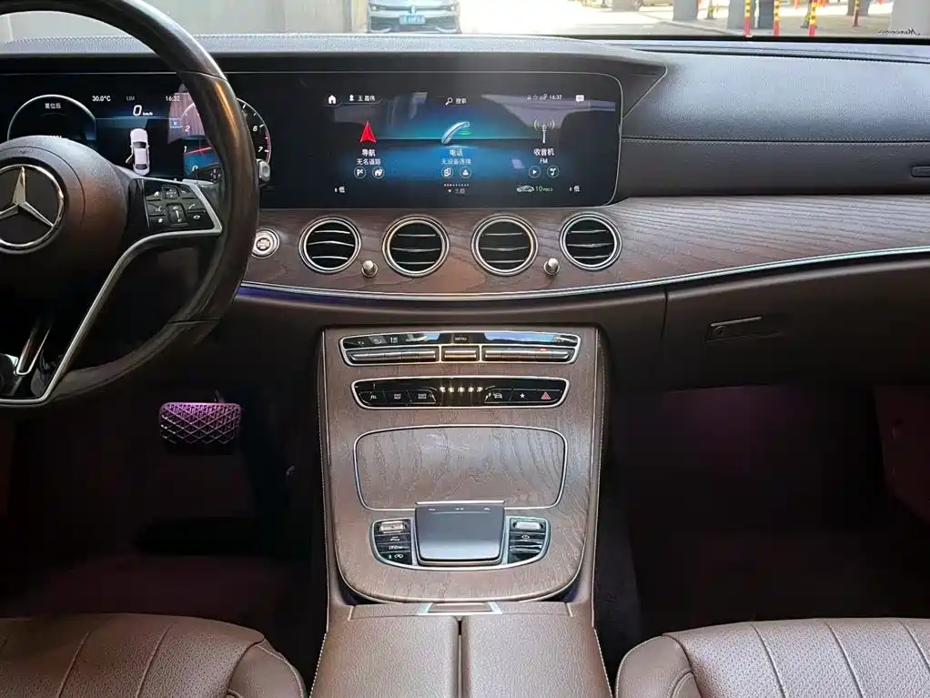 Mercedes-Benz E-Class 2021 — фото 12