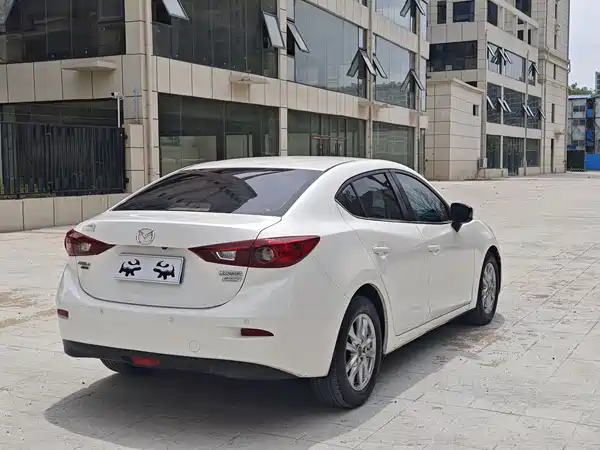 Mazda 3 Axela 2015