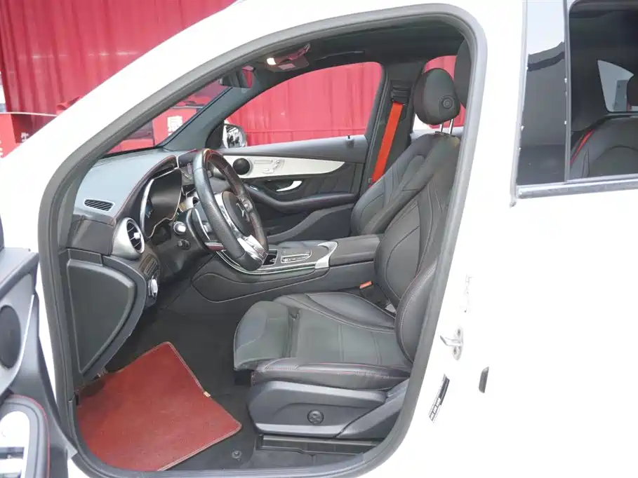 Mercedes-Benz GLC AMG 2022 — фото 19