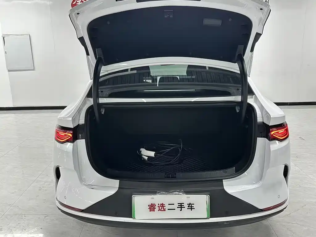 BYD Qin L 2025 — фото 6