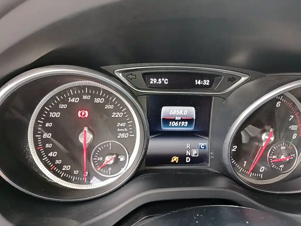 Mercedes-Benz GLA 2017 — фото 12