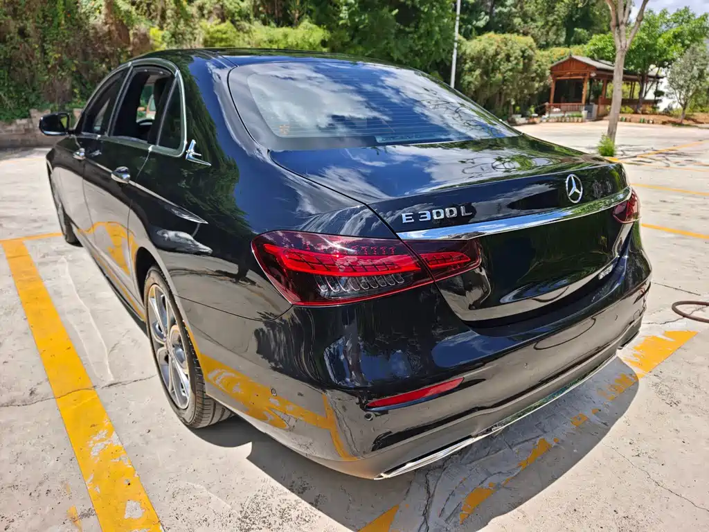 Mercedes-Benz E-Class 2021