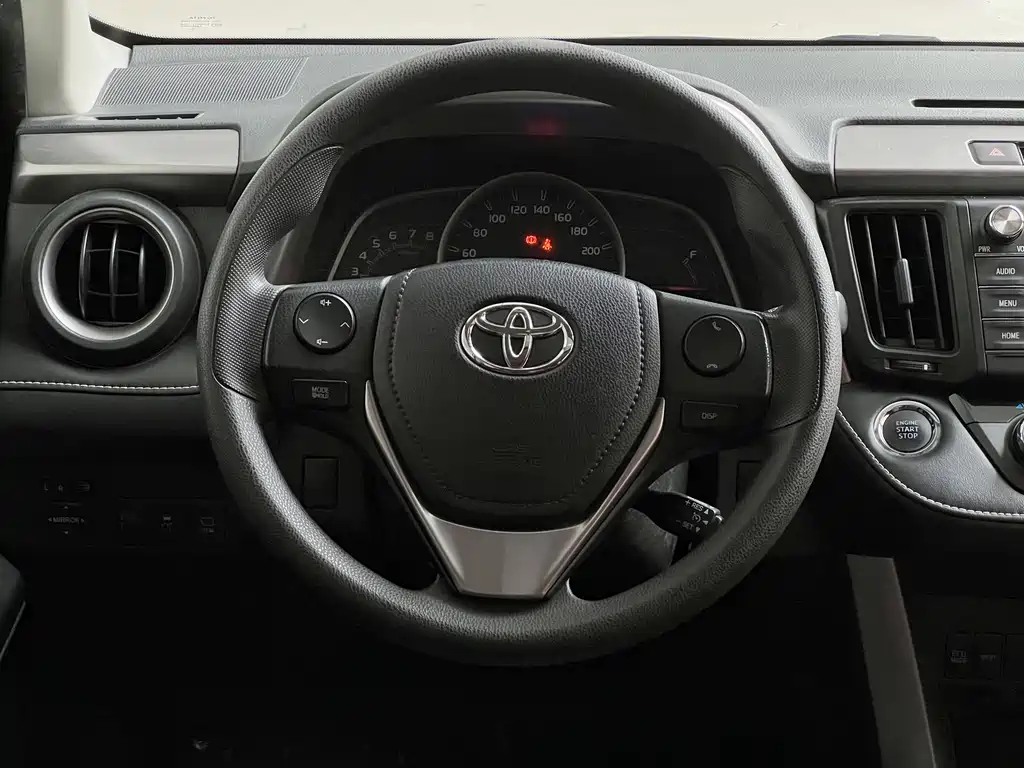 Toyota RAV4 2018 — фото 17