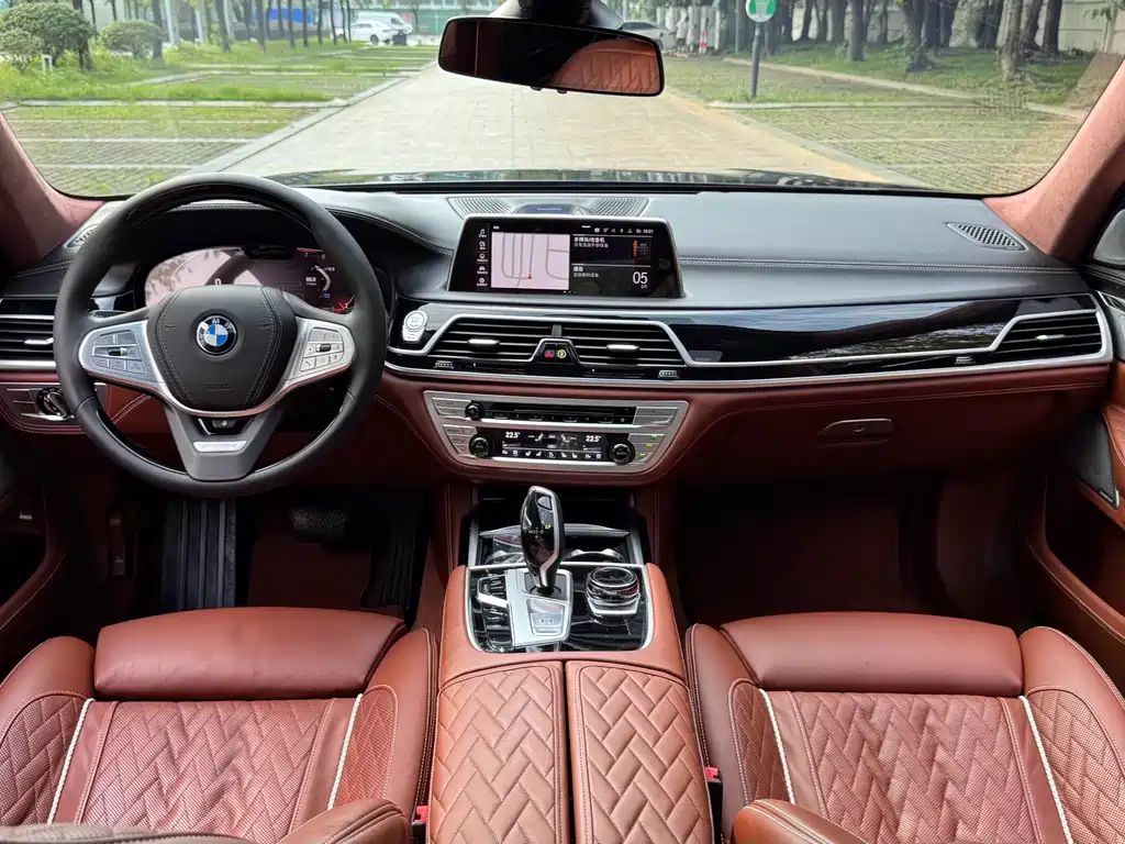 BMW 7 Series 2020 — фото 11