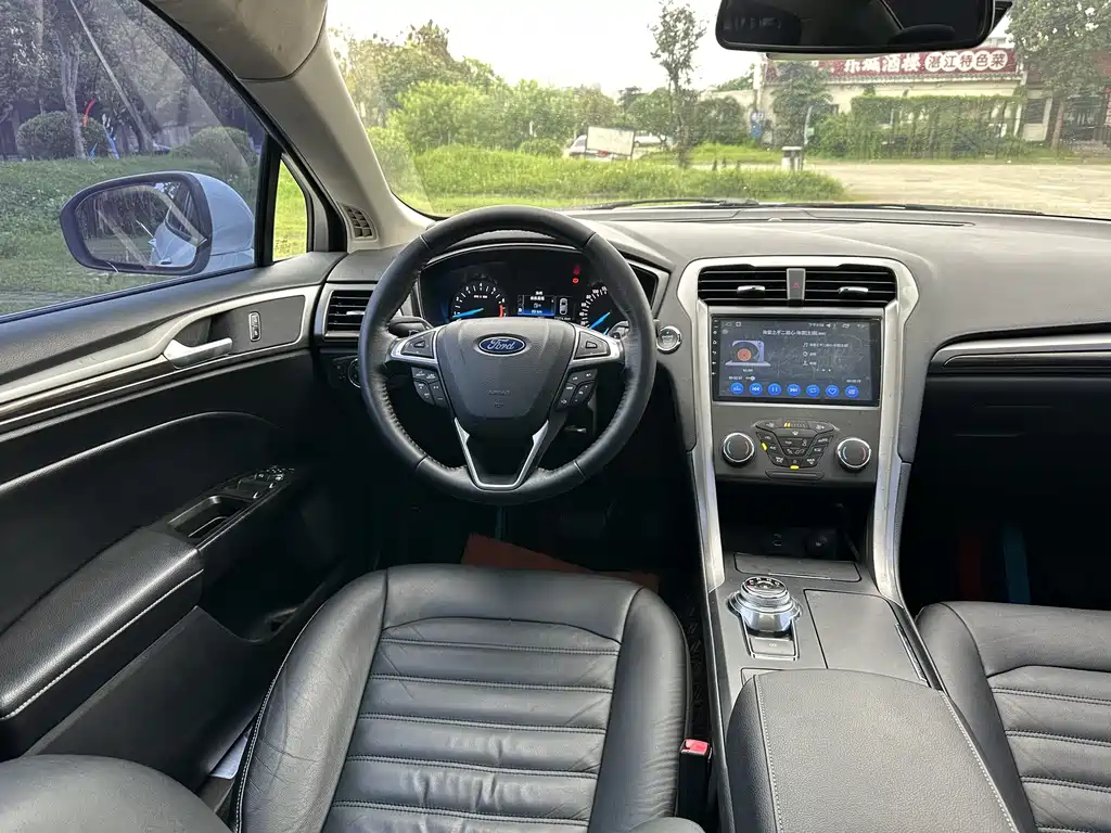 Ford Mondeo 2018 — фото 15