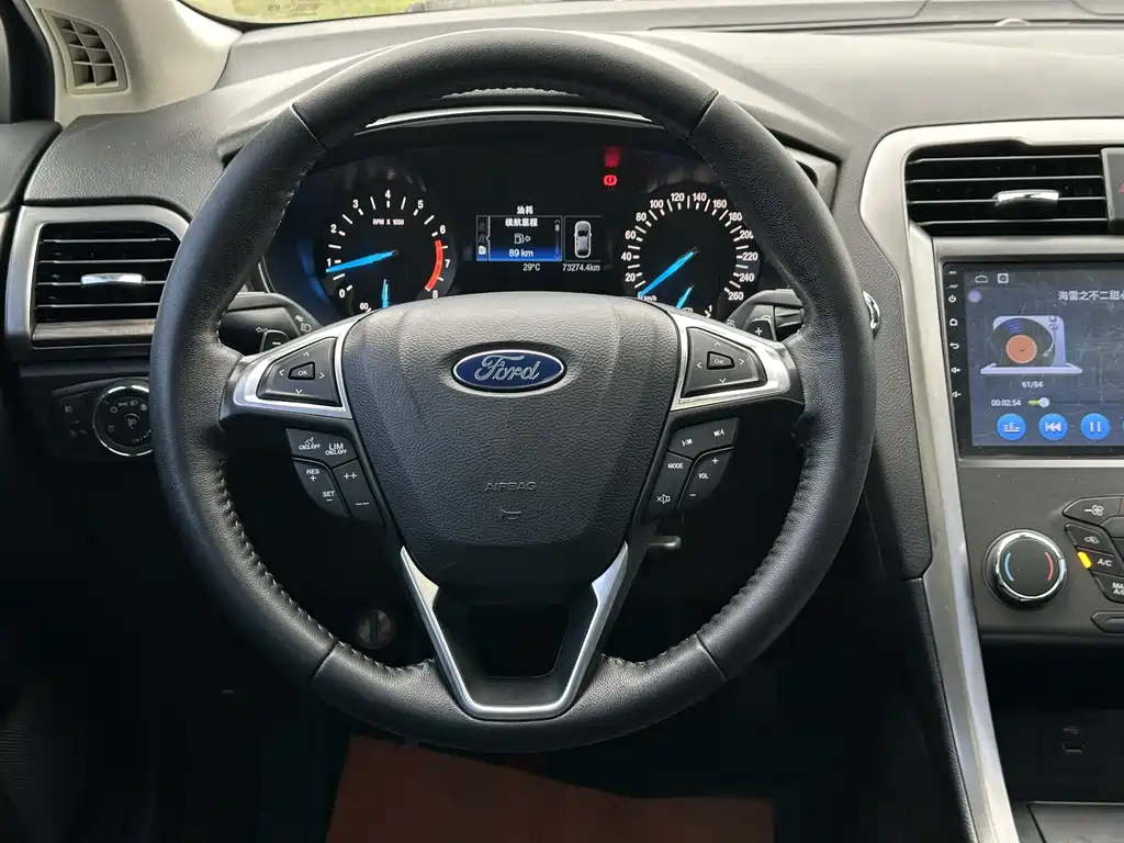 Ford Mondeo 2018 — фото 18
