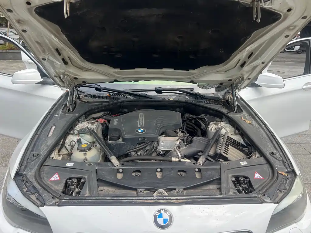 BMW 5 Series 2013 — фото 16