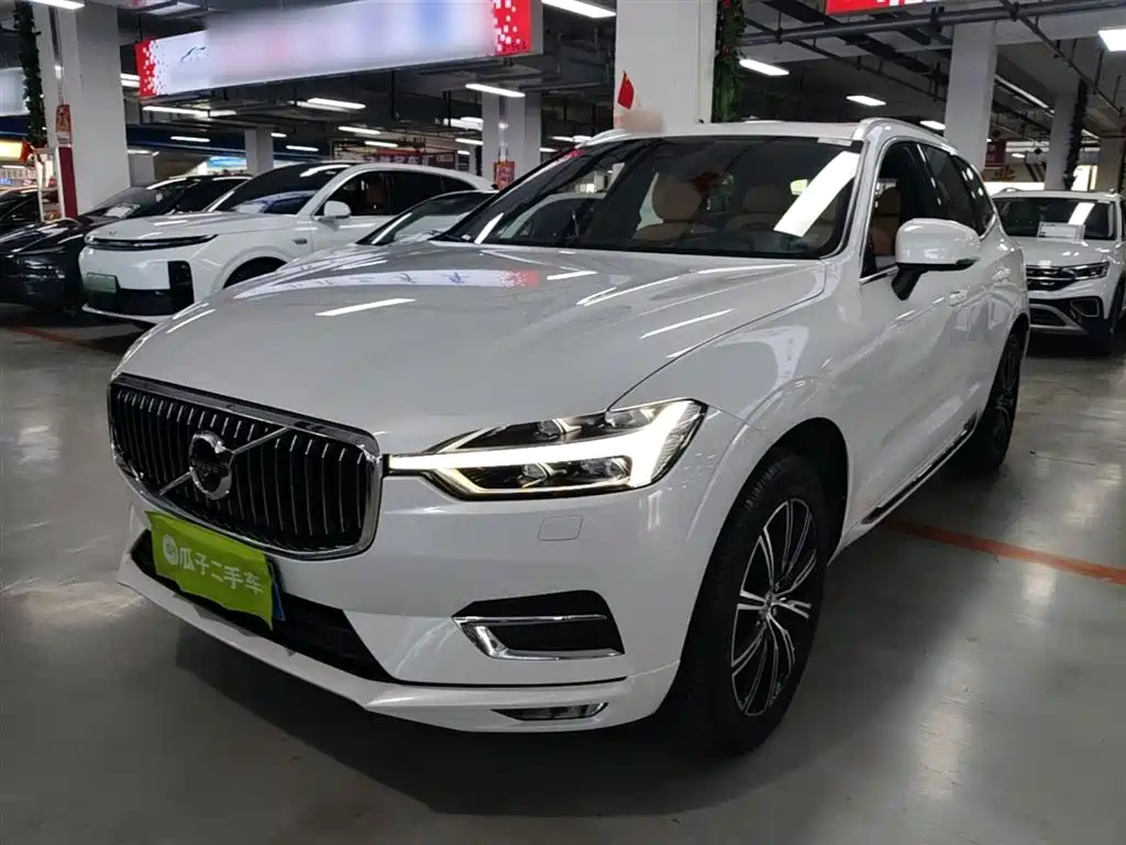 Volvo XC60 2018 — фото 1