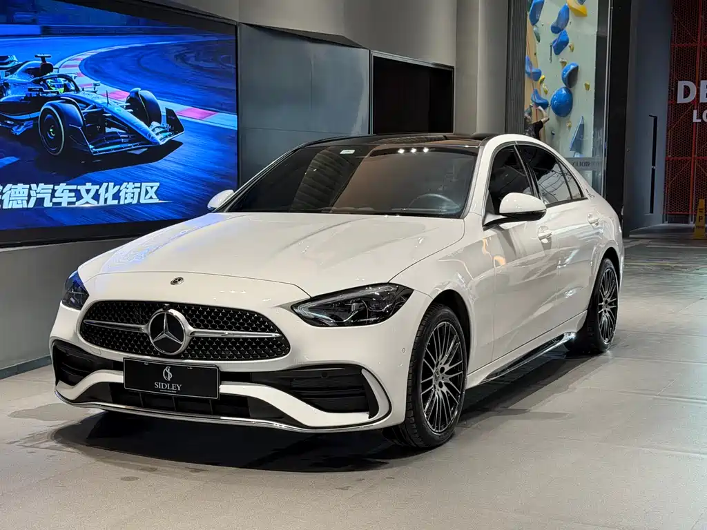 Mercedes-Benz C-Class 2025 — фото 1