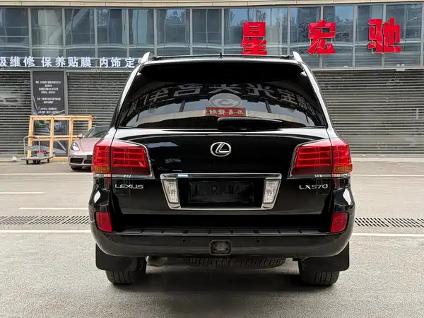 Lexus LX 2009