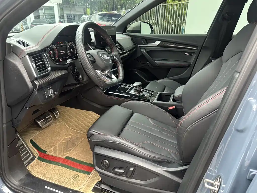 Audi Q5L Sportback 2023 — фото 10