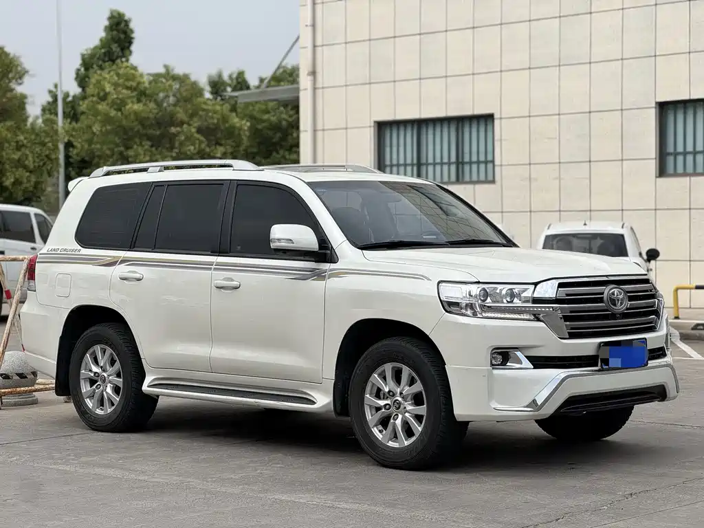 Toyota Land Cruiser 2020 — фото 3