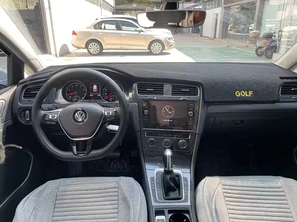 Volkswagen Golf 2020
