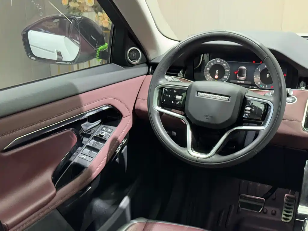 Land Rover Evoque 2023 — фото 20