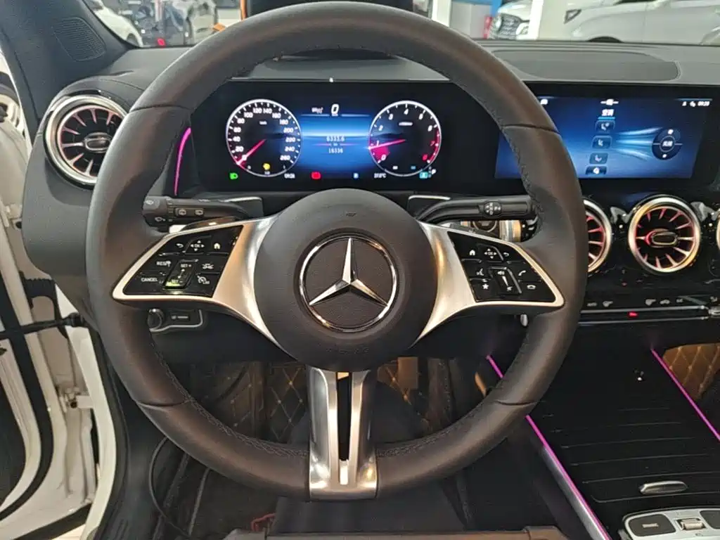 Mercedes-Benz GLB 2025 — фото 11