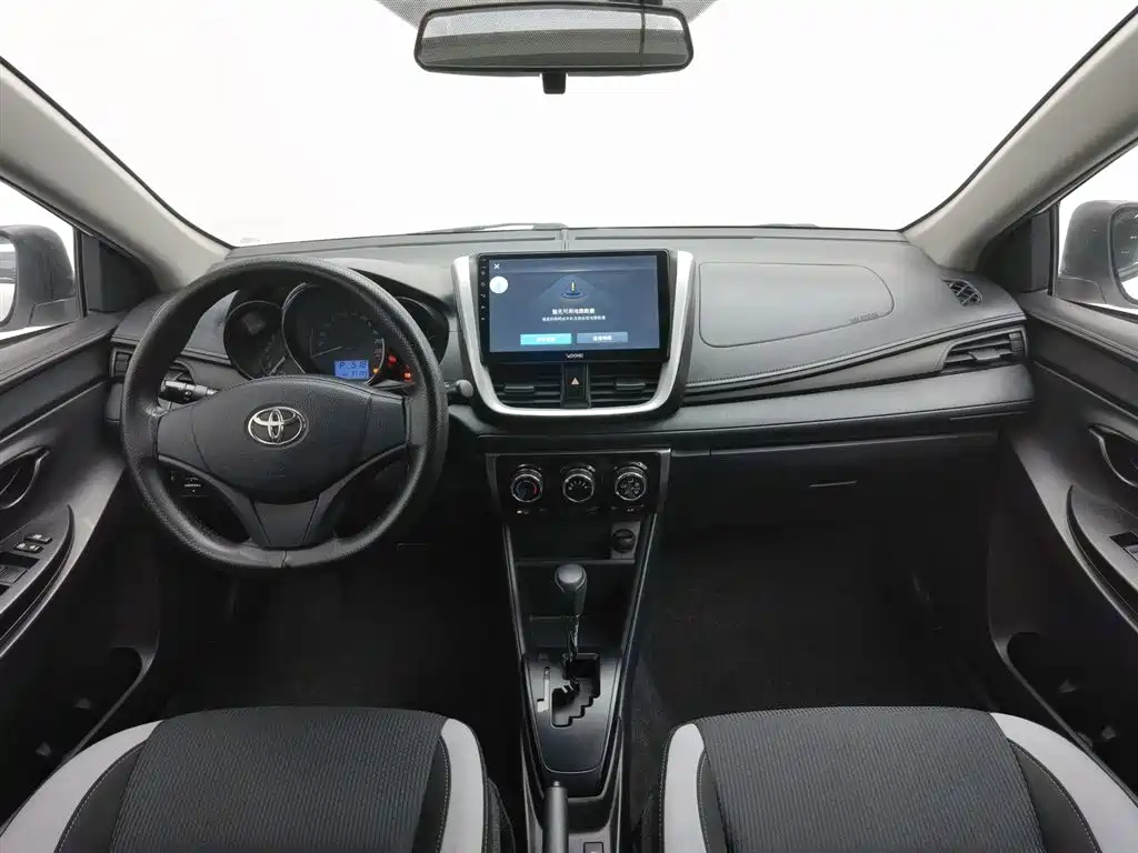 Toyota Yaris L 2020 — фото 5