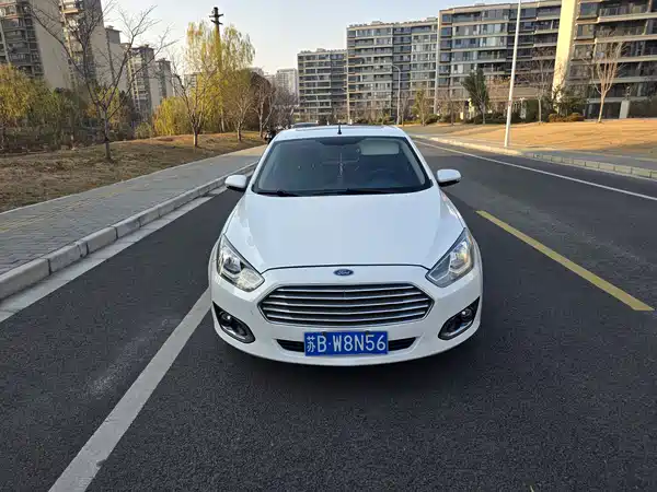 Ford Escort 2015