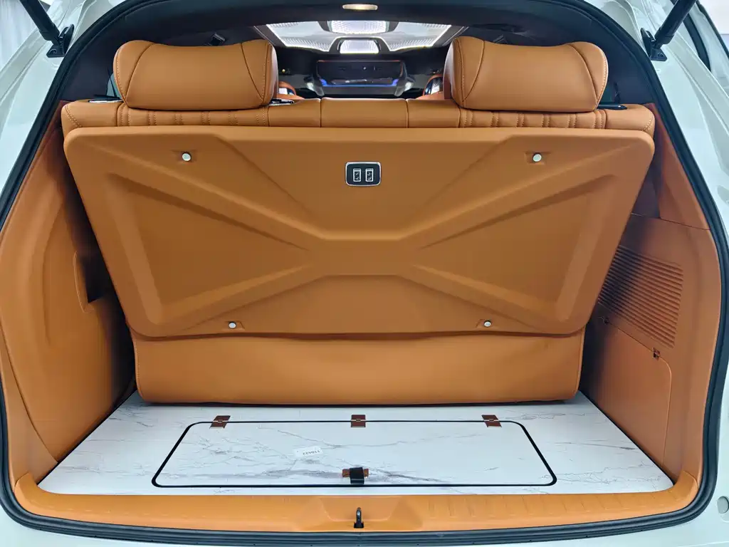 Toyota Granvia — фото 31