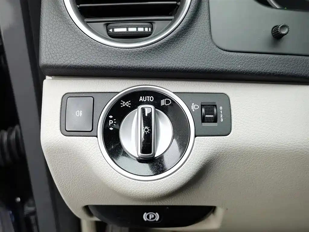 Mercedes-Benz C-Class 2014 — фото 21