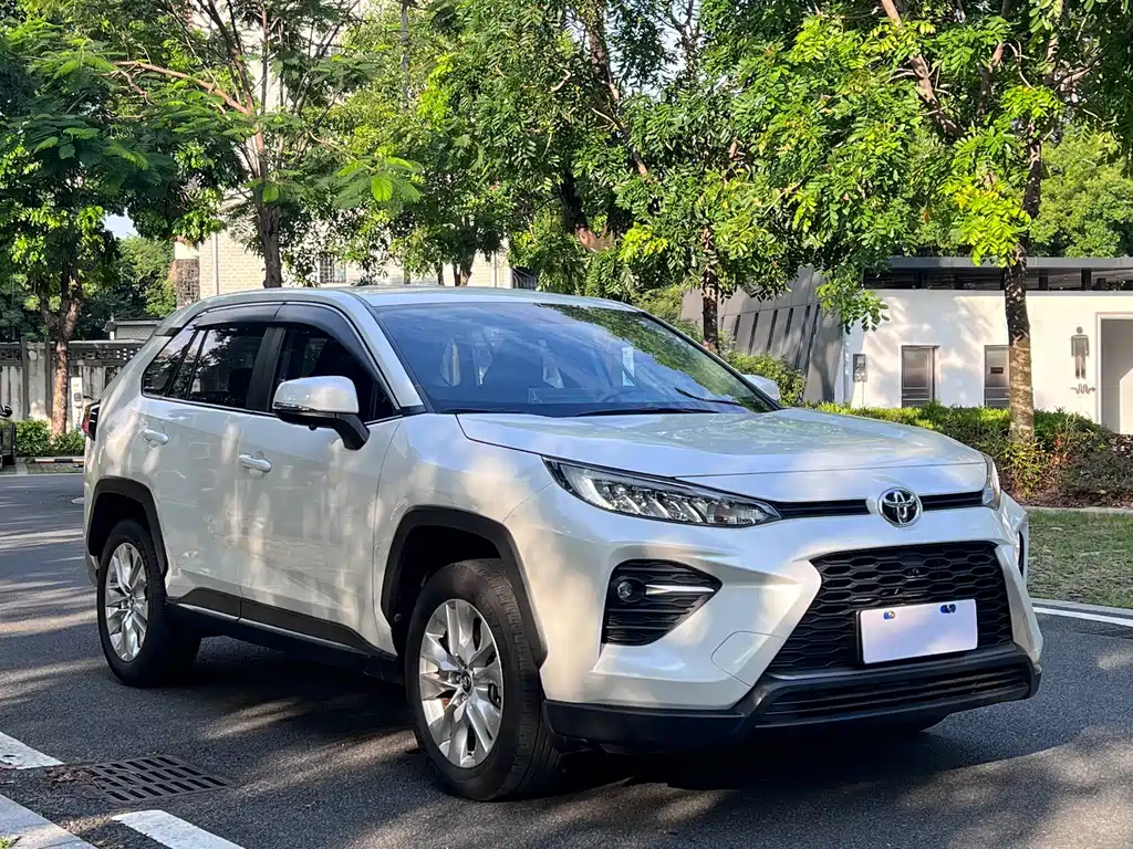 Toyota Wildlander 2022 — фото 3